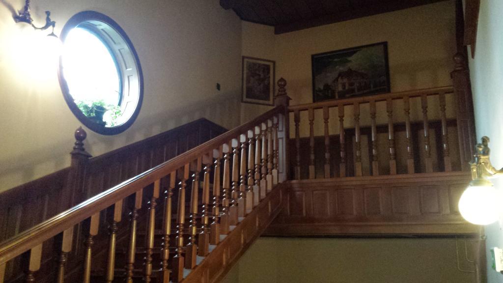 Kocsis Panzio Es Etterem Bed & Breakfast Komarom Bagian luar foto
